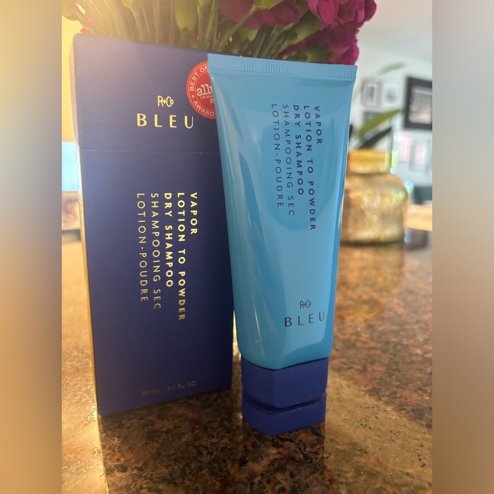 R&CO Bleu Vapor Dry Shampoo - Lotion to Powder
